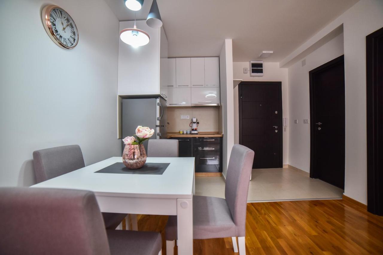 Vanja Lux Binis Apartment