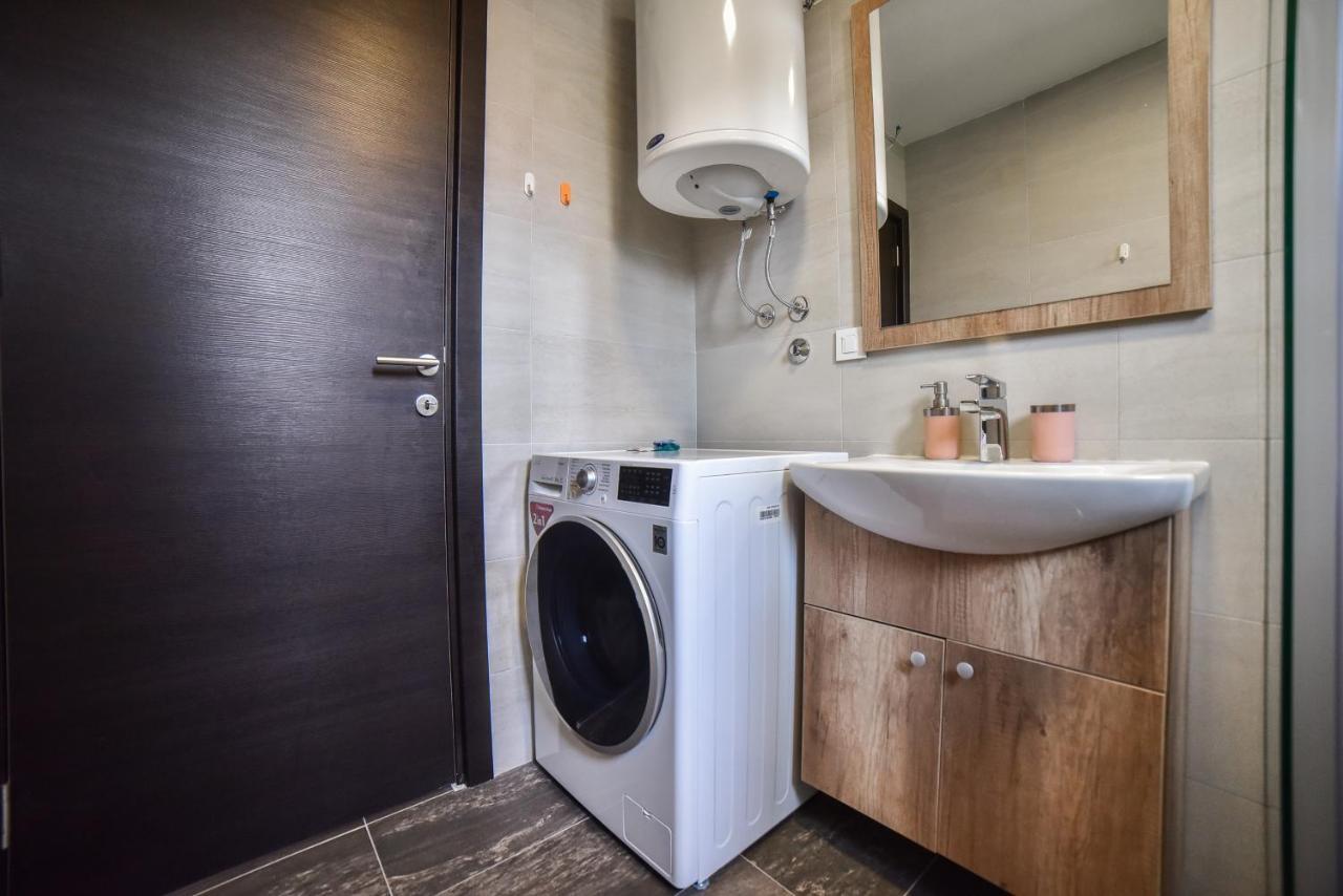 Vanja Lux Binis Apartment